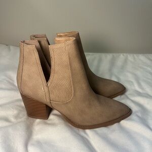 Women's Tan Ankle Boots